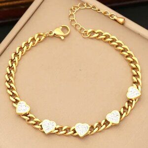 18K GOLD DIPPED MEDIUM THICK CHAIN STATION BRACELET SET WITH CZ HEARTS.